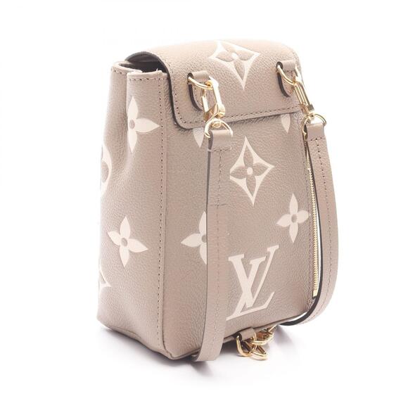 louis vuitton backpack on sale Discovery PM Kaki Red Vermillon Autres Toiles R2E Nike Heritage Mini Backpack Color:Camo Black This Chic City Backpack